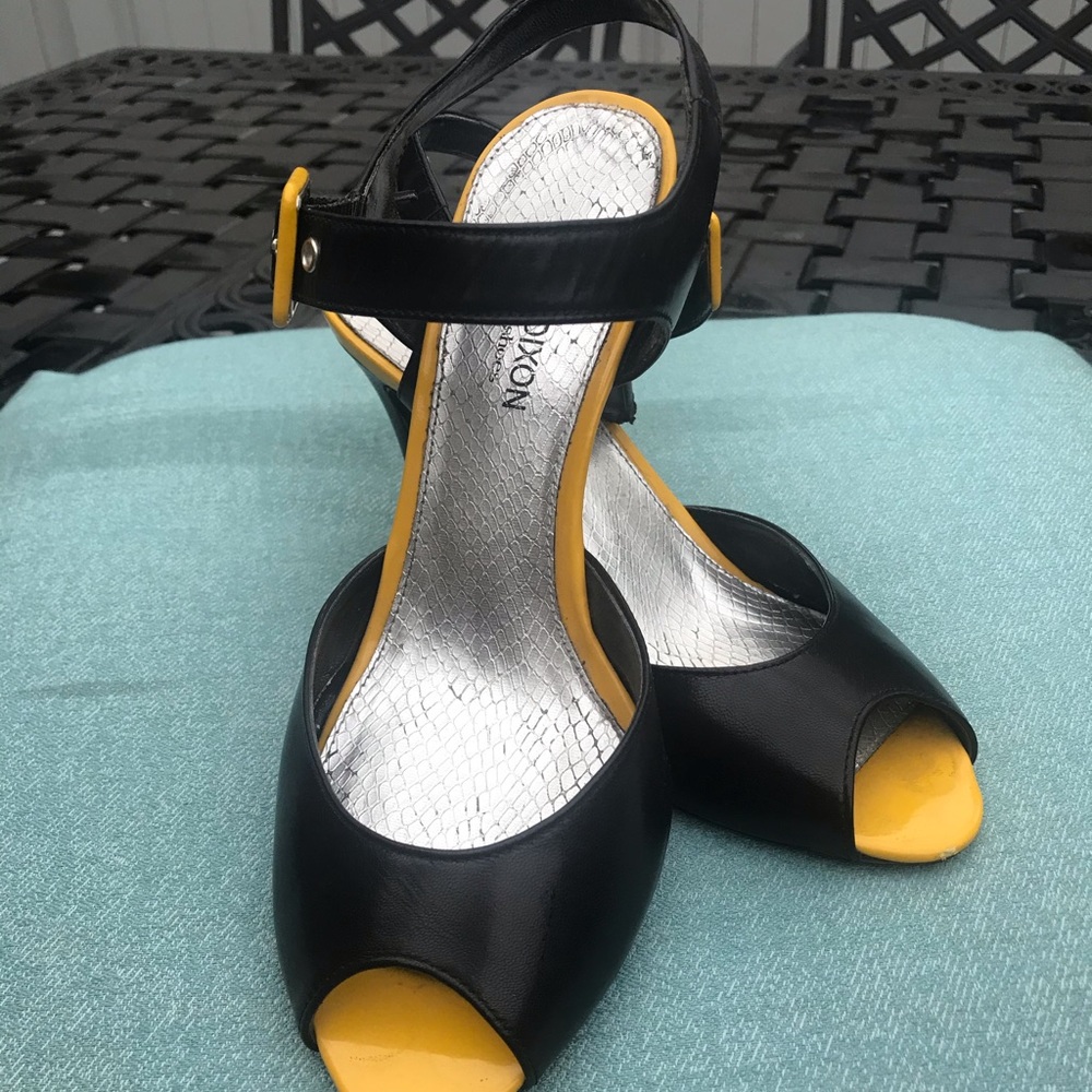 Shoes - Picture 2 of 6